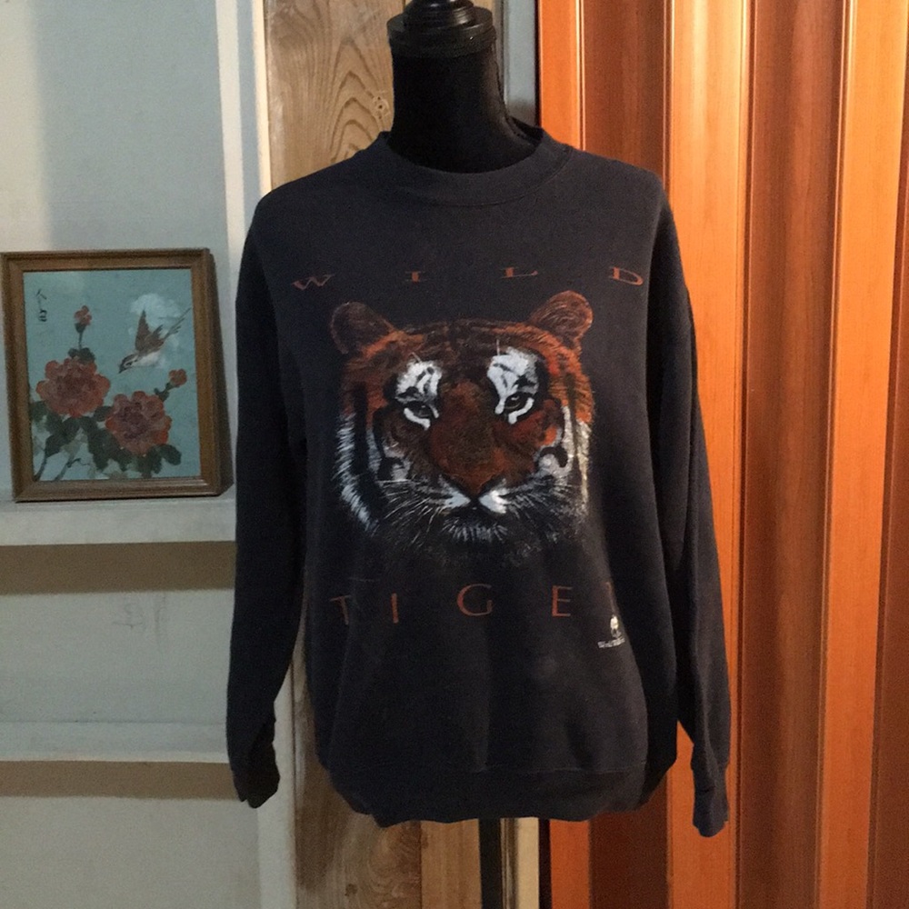 Vintage world wildlife fund sweatshirt.